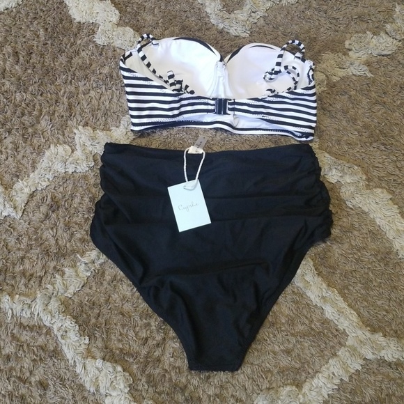 Bikini - Picture 2 of 5